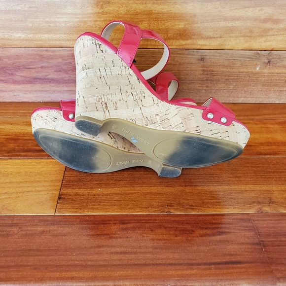 Nine West Red Patent Wedge 5.5 - Picture 12 of 15